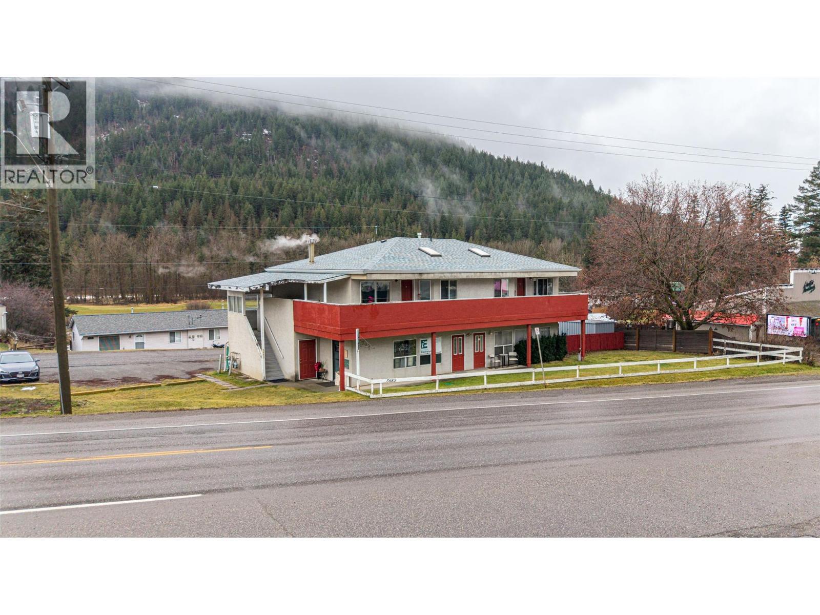 5683 97 Highway, Falkland, BC - Outdoor