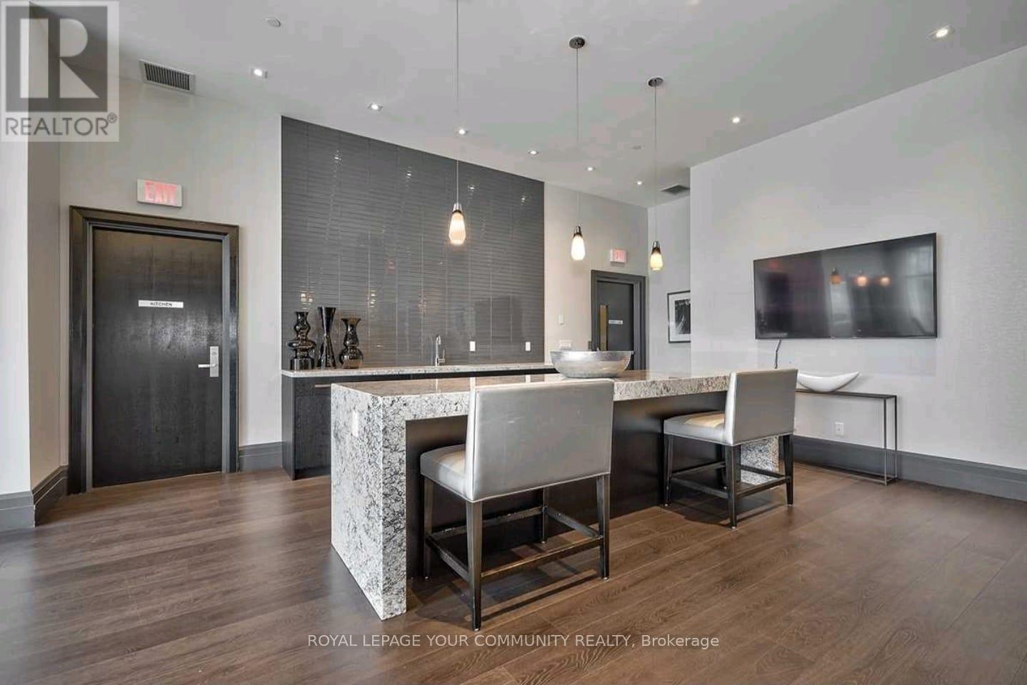 604 - 55 Speers Road, Oakville, ON - Indoor Photo Showing Other Room