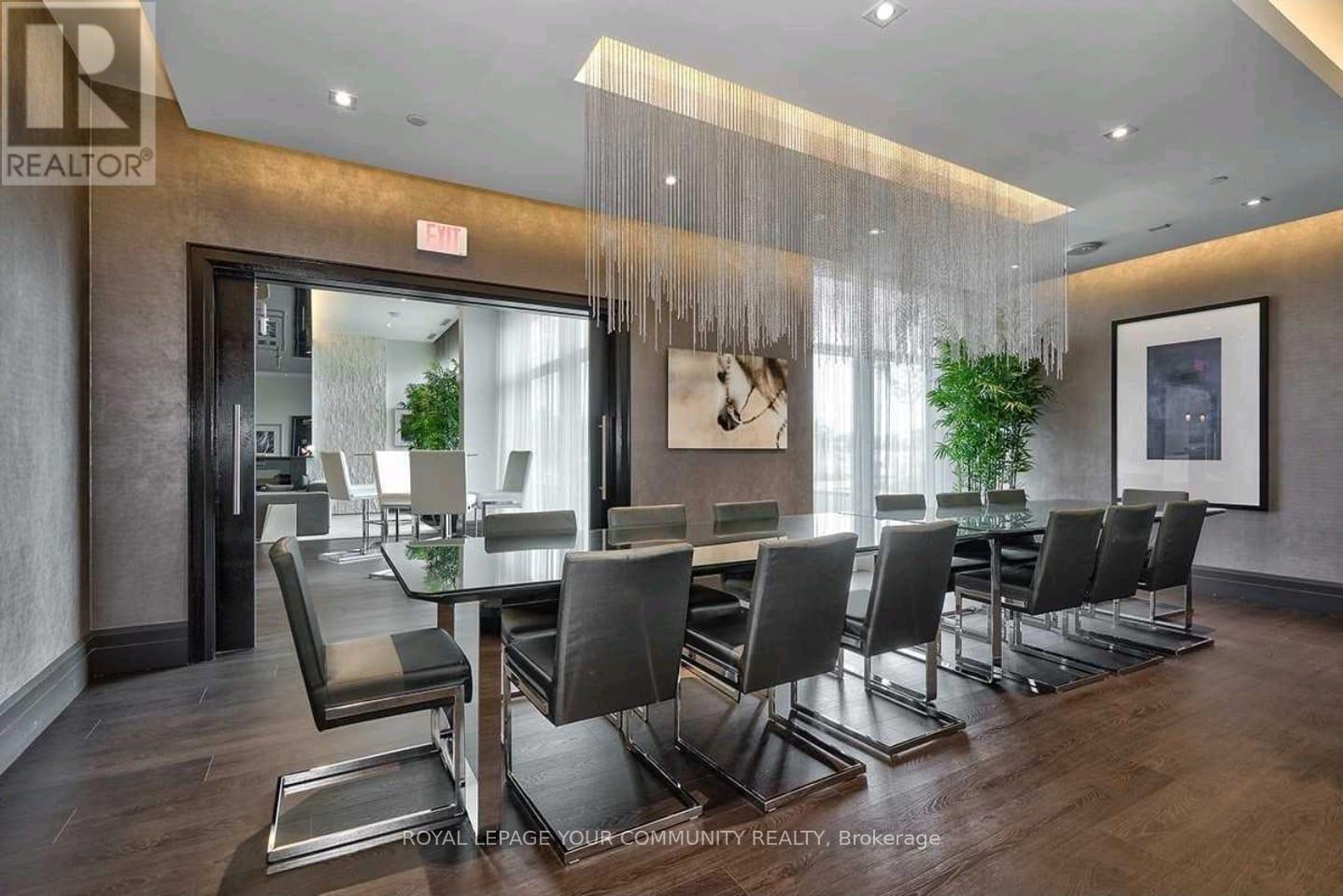 604 - 55 Speers Road, Oakville, ON - Indoor Photo Showing Dining Room