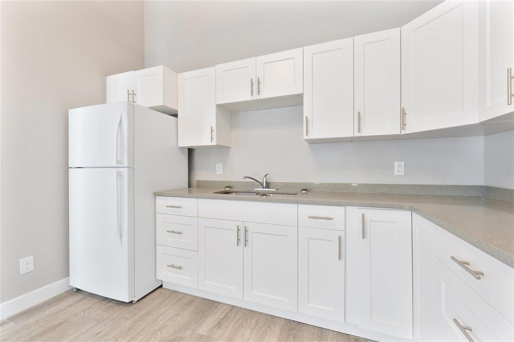 218 Whitmore Avenue W, Dauphin, MB - Indoor Photo Showing Kitchen