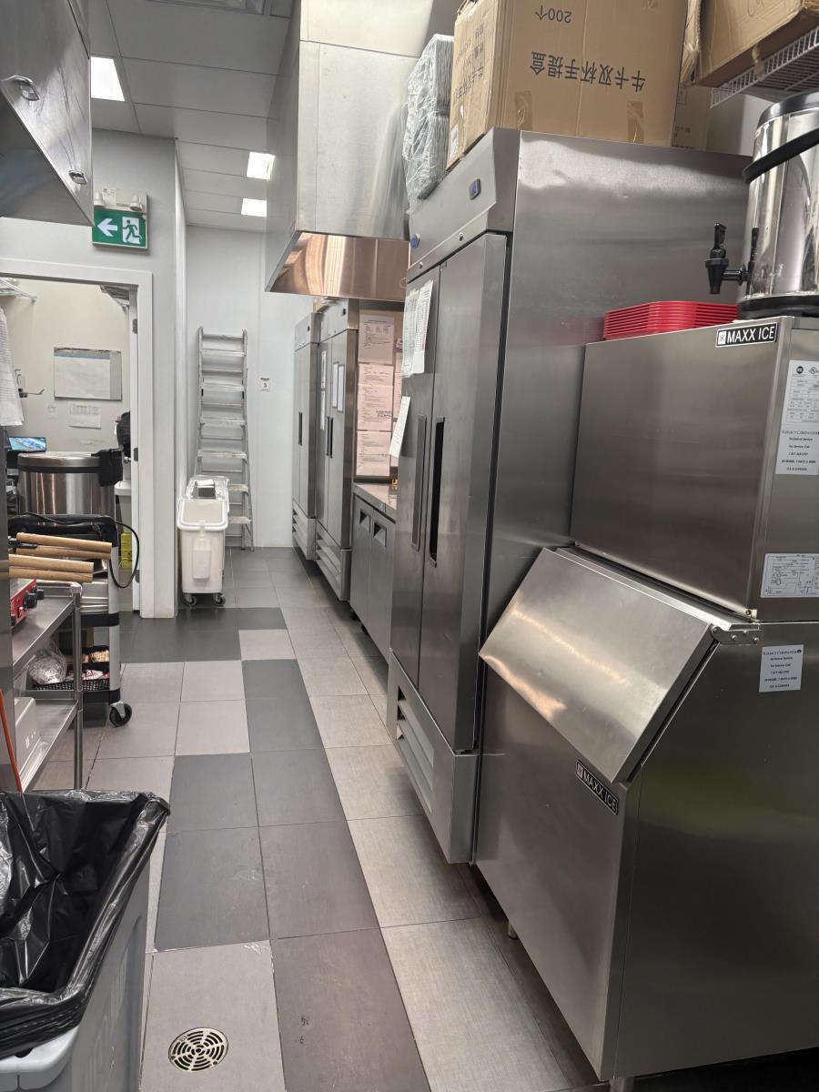 2539 17 St Nw, Edmonton, AB