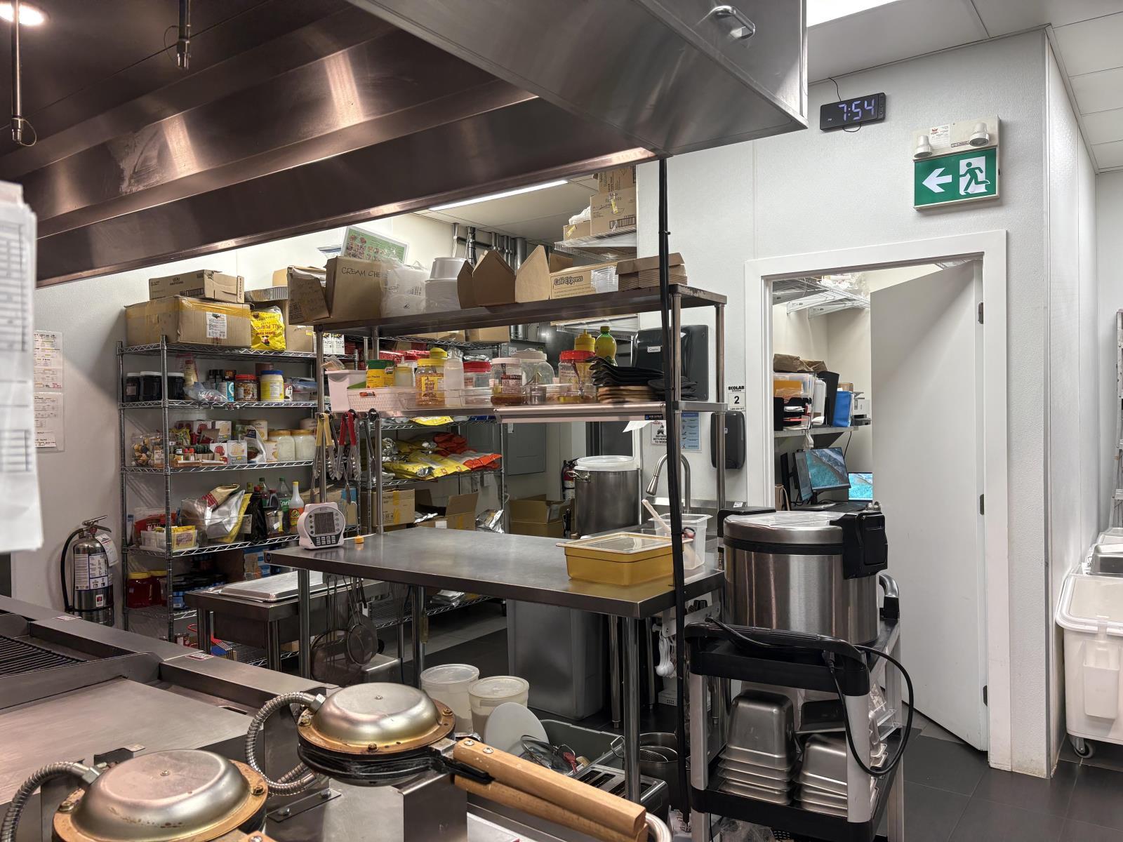 2539 17 St Nw, Edmonton, AB