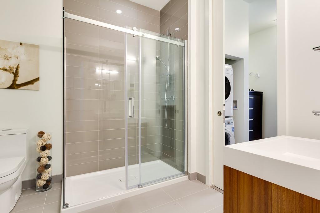 Salle de bains attenante à la CCP - 211-1155 Rue De La Montagne, Montréal (Ville-Marie), QC - Indoor Photo Showing Bathroom