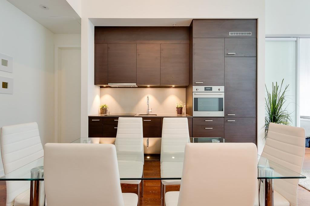 Salle à manger - 211-1155 Rue De La Montagne, Montréal (Ville-Marie), QC - Indoor Photo Showing Kitchen