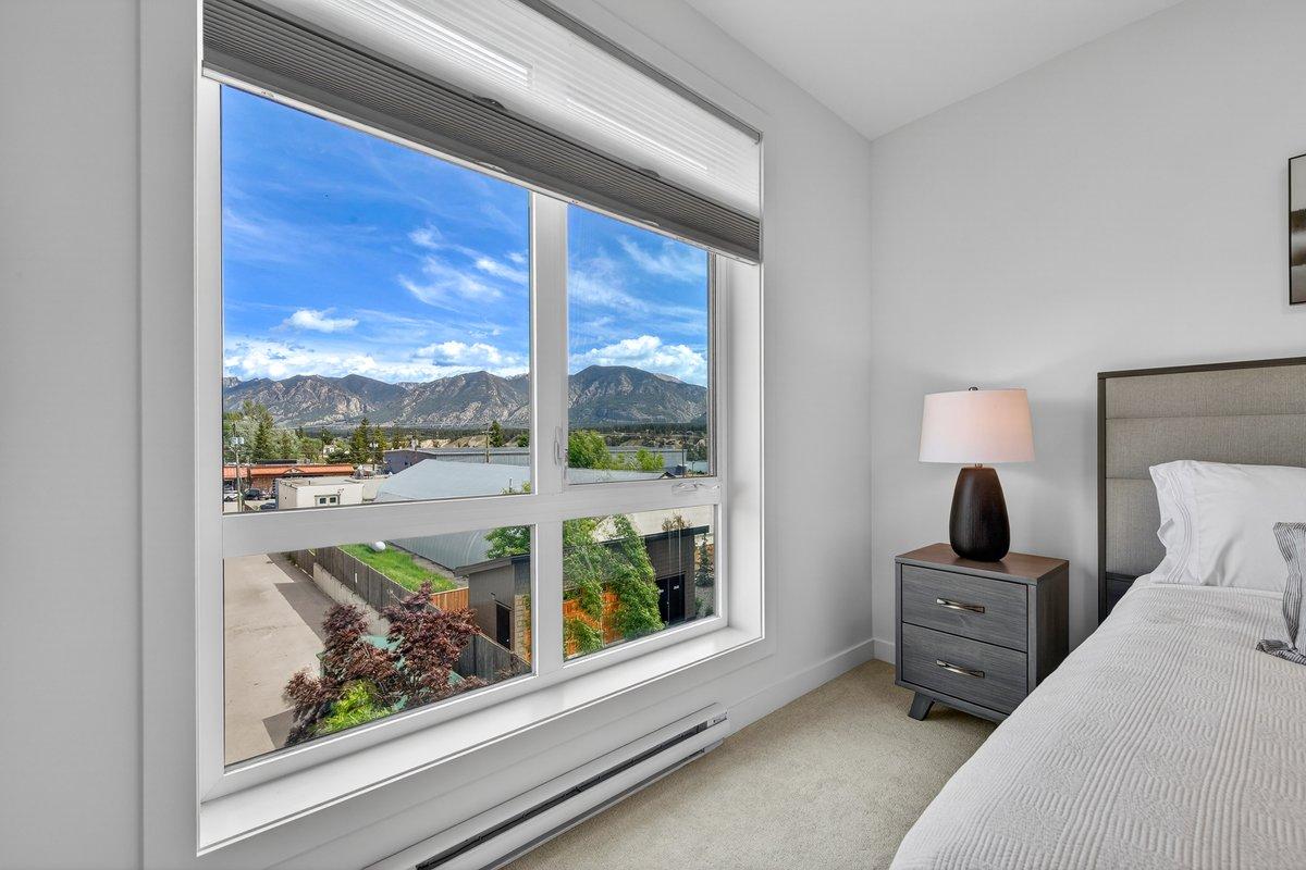 405-510 14Th Street, Invermere, BC - Indoor Photo Showing Bedroom