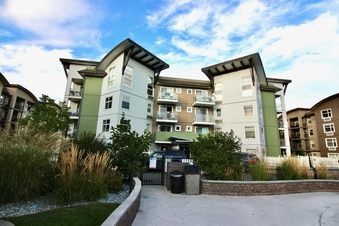 411-539 Yates Road, Kelowna, BC - Outdoor With Facade