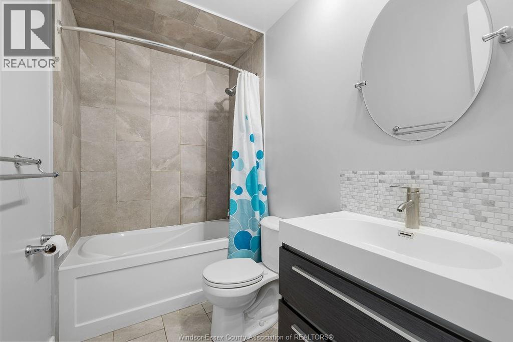 9996 Forest Glade Court, Windsor, ON