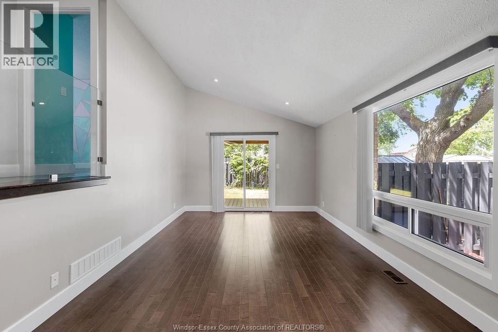 9996 Forest Glade Court, Windsor, ON