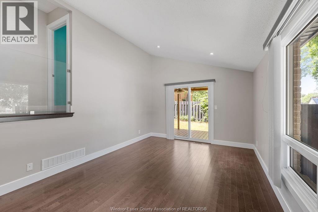 9996 Forest Glade Court, Windsor, ON