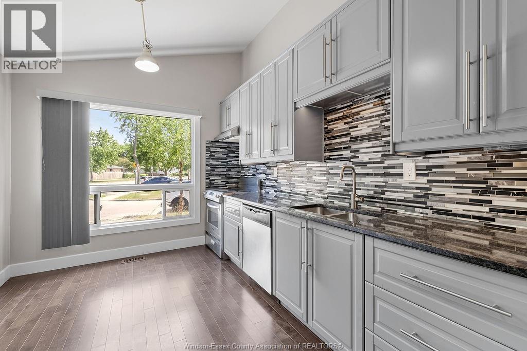 9996 Forest Glade Court, Windsor, ON