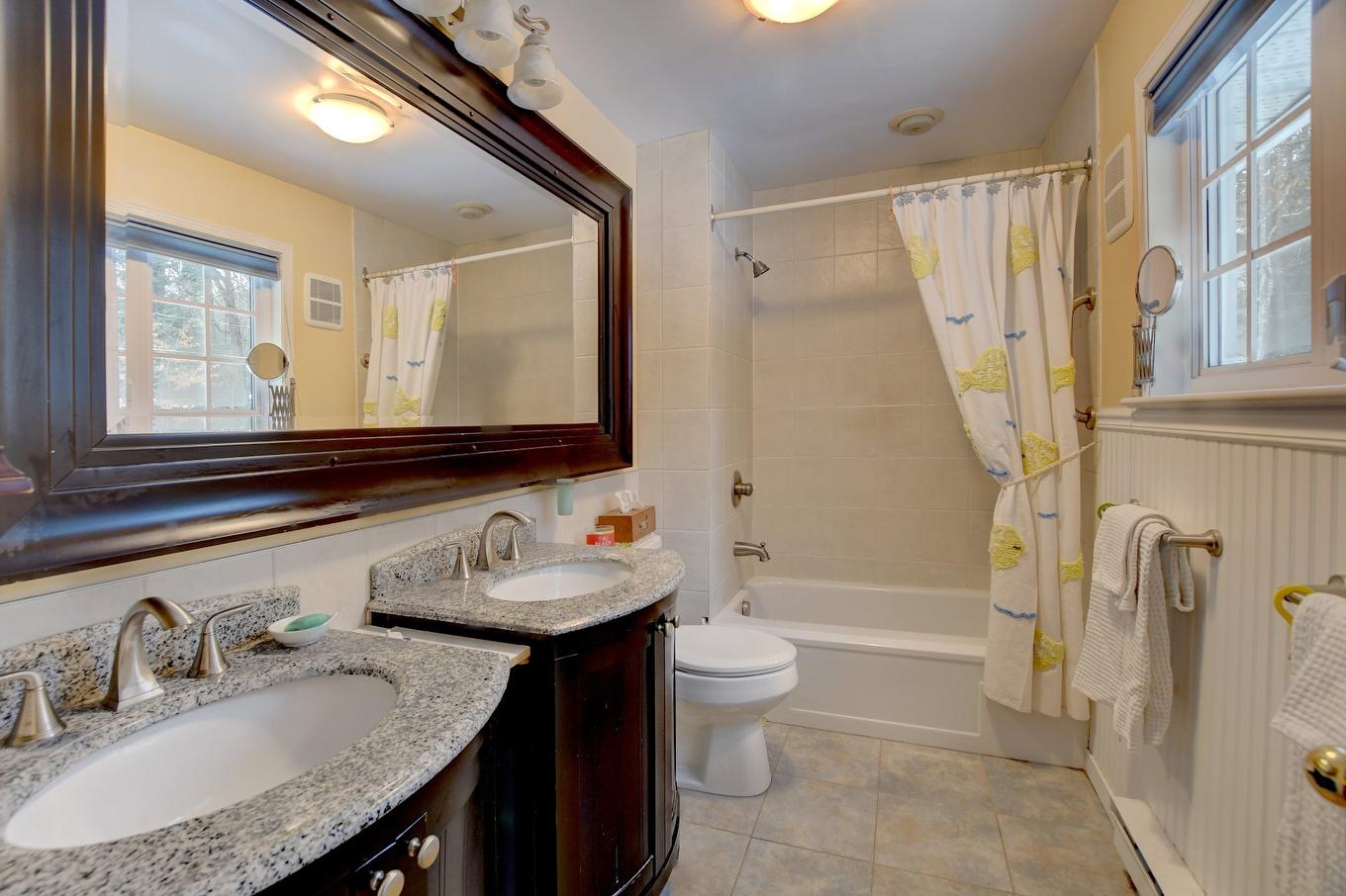 Ensuite bathroom - 2855 Place Winner, Saint-Lazare, QC - Indoor Photo Showing Bathroom