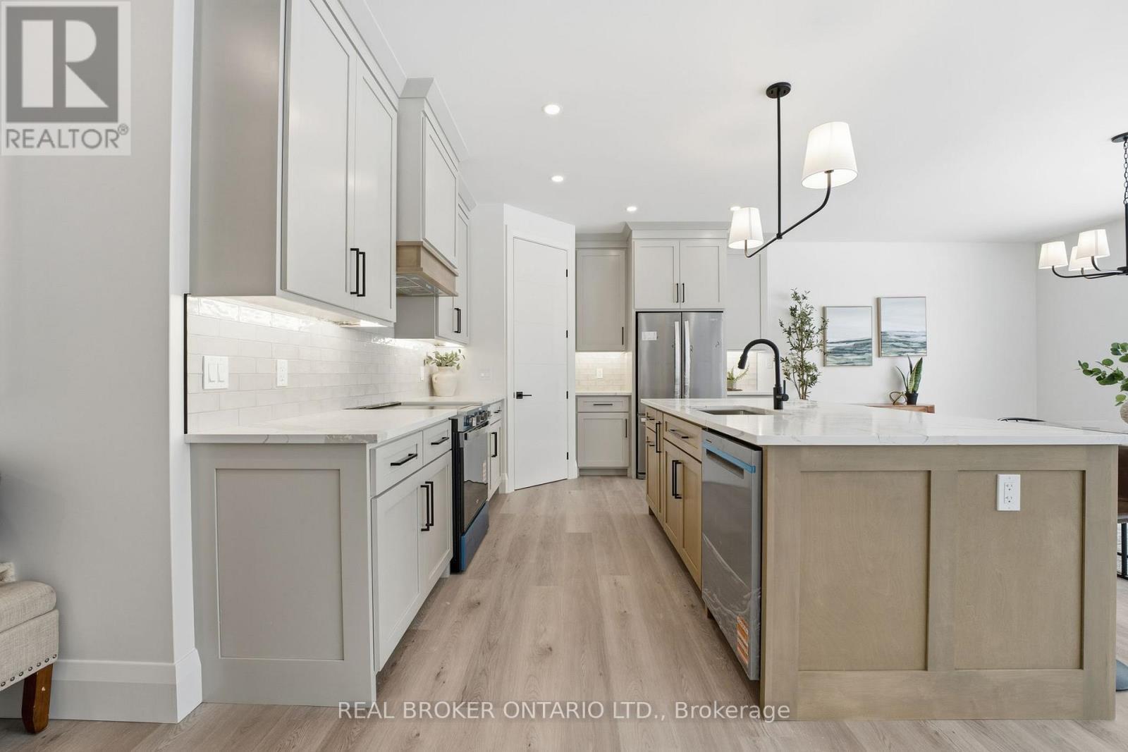 130 La Salette Road, Norfolk, ON - Indoor Photo Showing Kitchen With Upgraded Kitchen