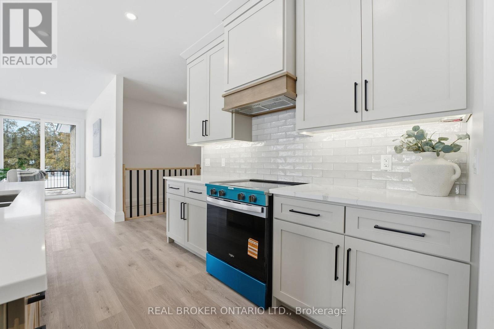 130 La Salette Road, Norfolk, ON - Indoor Photo Showing Kitchen With Upgraded Kitchen