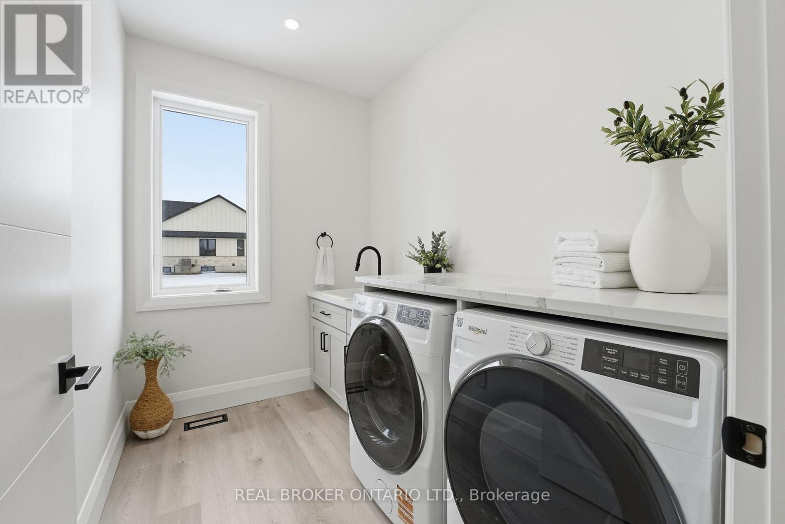 130 La Salette Road, Norfolk, ON - Indoor Photo Showing Laundry Room