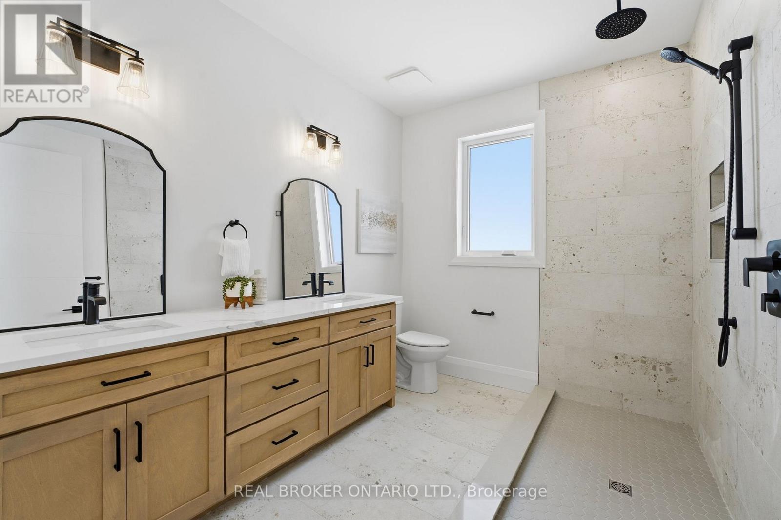 130 La Salette Road, Norfolk, ON - Indoor Photo Showing Bathroom