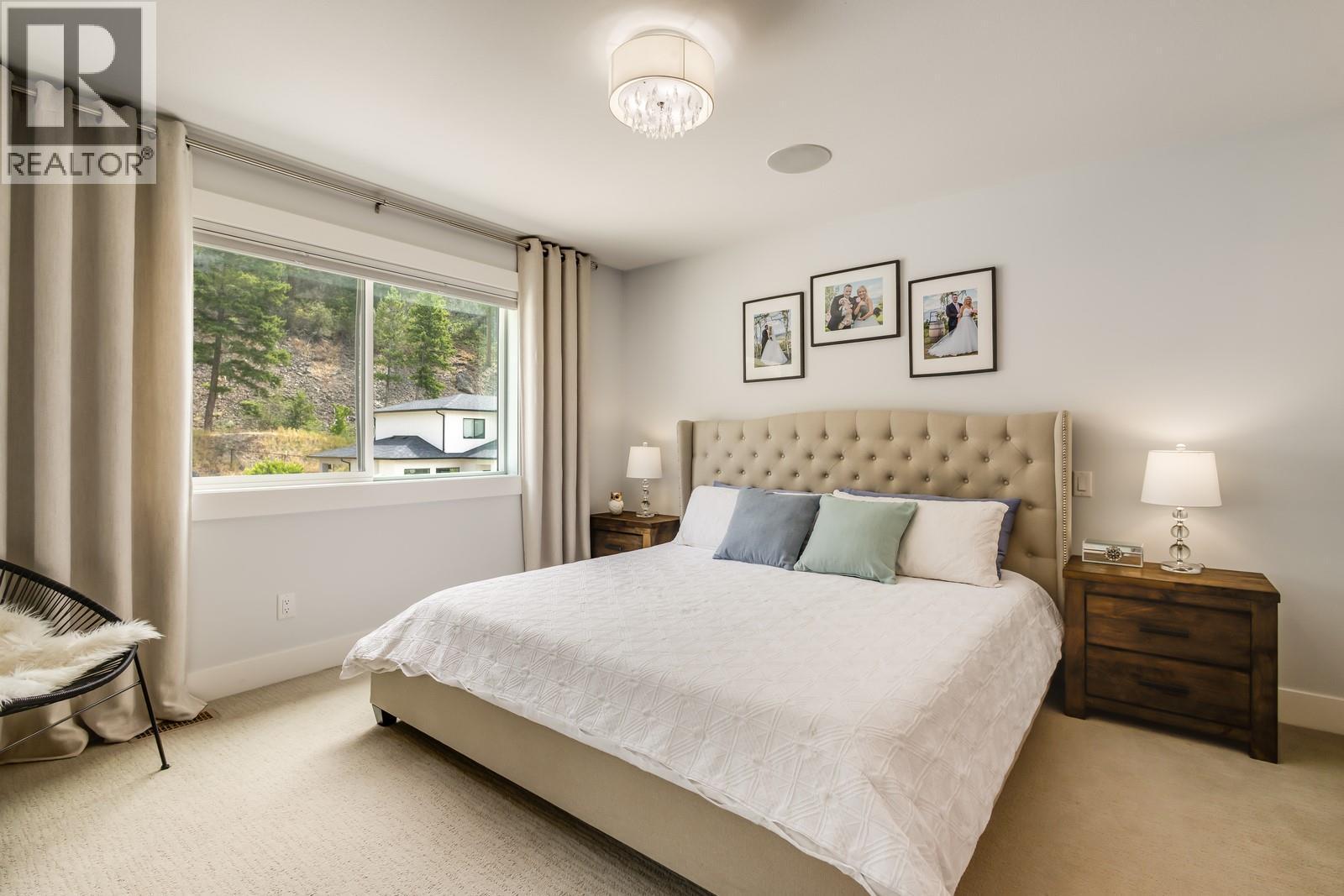 Primary bedroom - 3118 Riesling Way, West Kelowna, BC