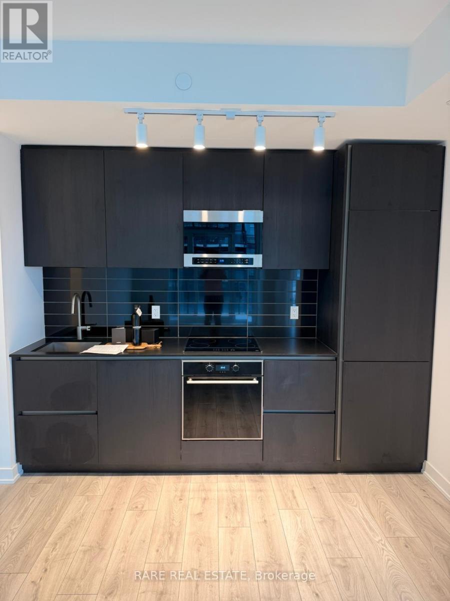 2005 - 110 Broadway Avenue, Toronto, ON - Indoor Photo Showing Kitchen