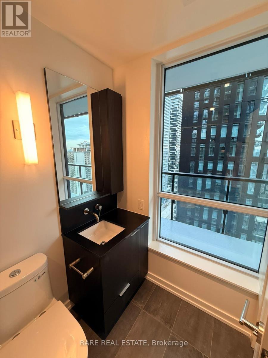 2005 - 110 Broadway Avenue, Toronto, ON - Indoor Photo Showing Bathroom