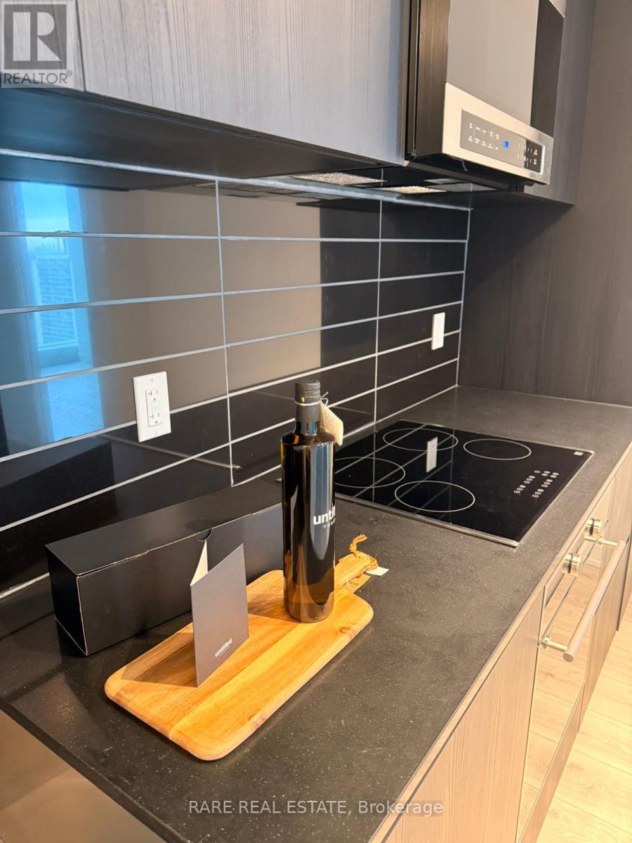 2005 - 110 Broadway Avenue, Toronto, ON - Indoor Photo Showing Other Room