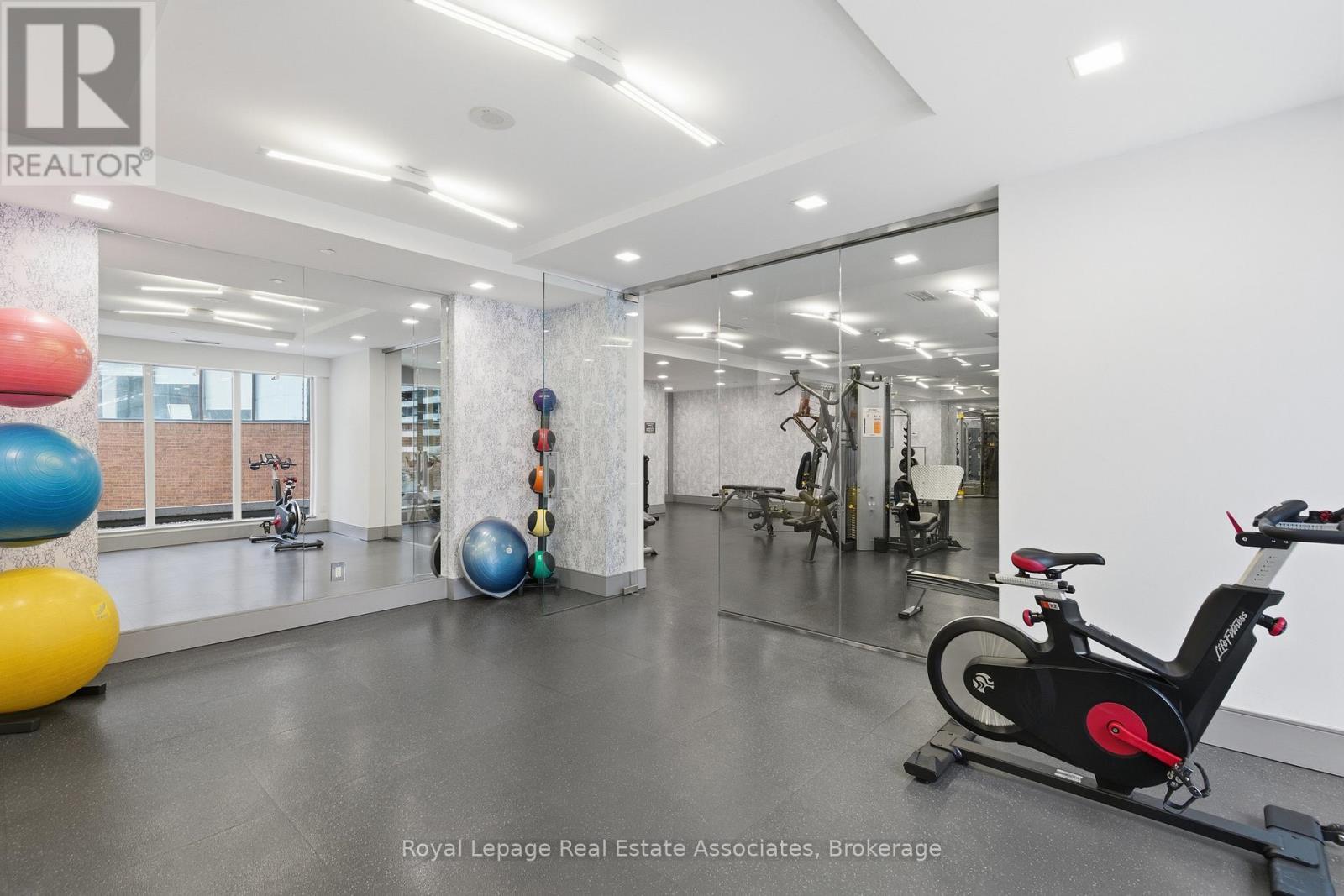 1606 - 58 Orchard View Boulevard, Toronto, ON - Indoor Photo Showing Gym Room