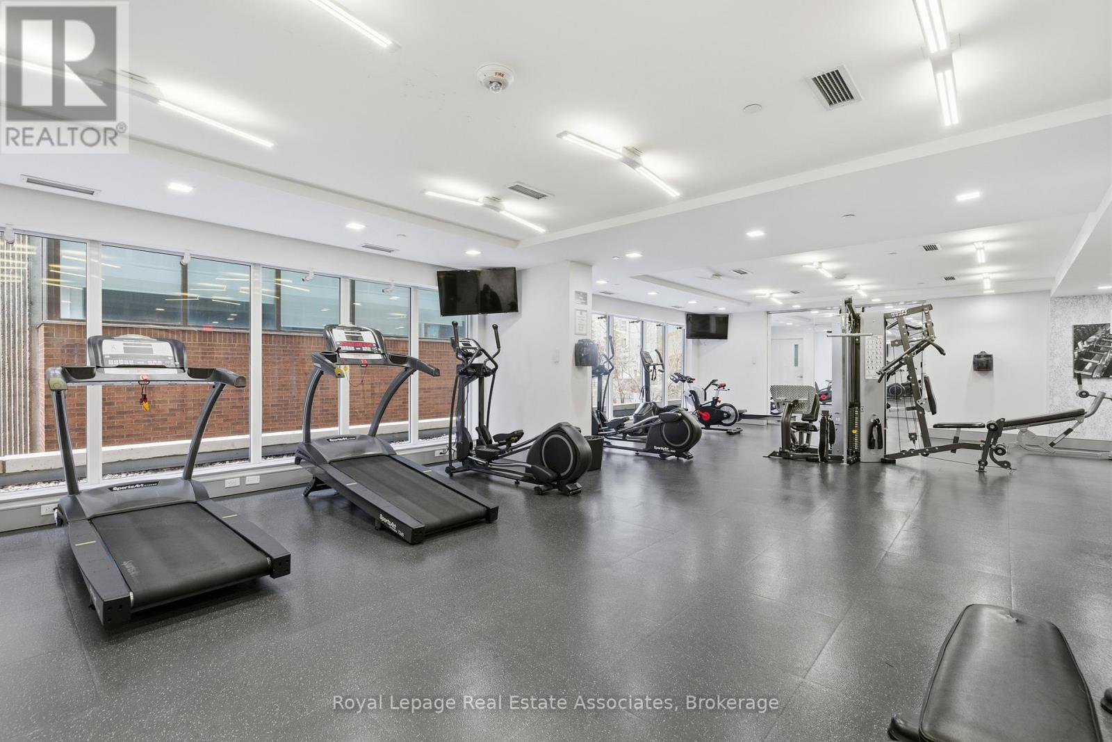 1606 - 58 Orchard View Boulevard, Toronto, ON - Indoor Photo Showing Gym Room