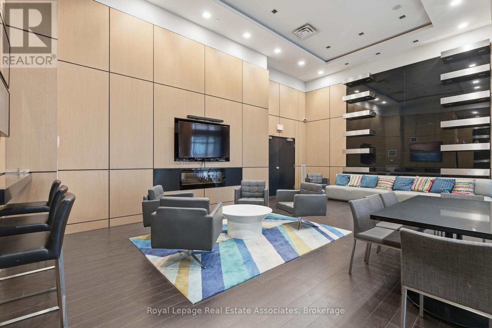 1606 - 58 Orchard View Boulevard, Toronto, ON - Indoor