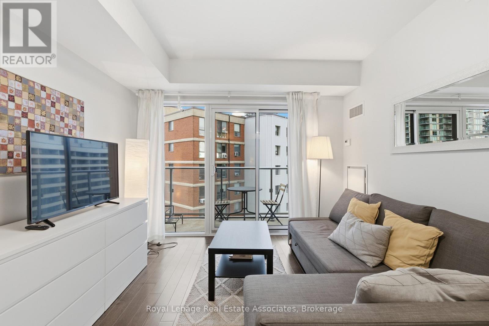 1606 - 58 Orchard View Boulevard, Toronto, ON - Indoor