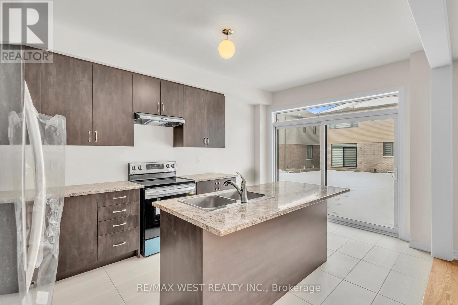 195 Terry Fox Drive, Barrie, ON