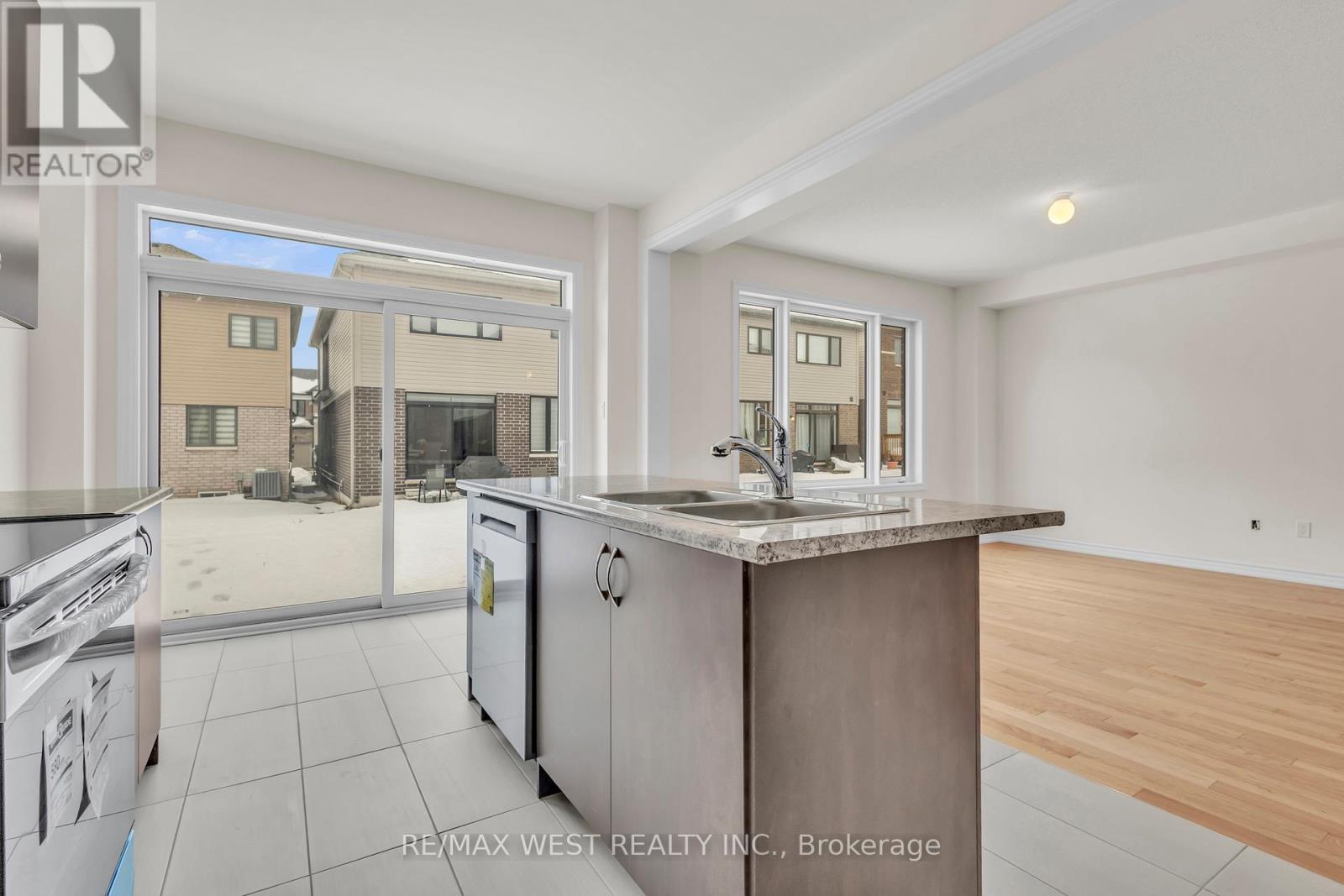 195 Terry Fox Drive, Barrie, ON