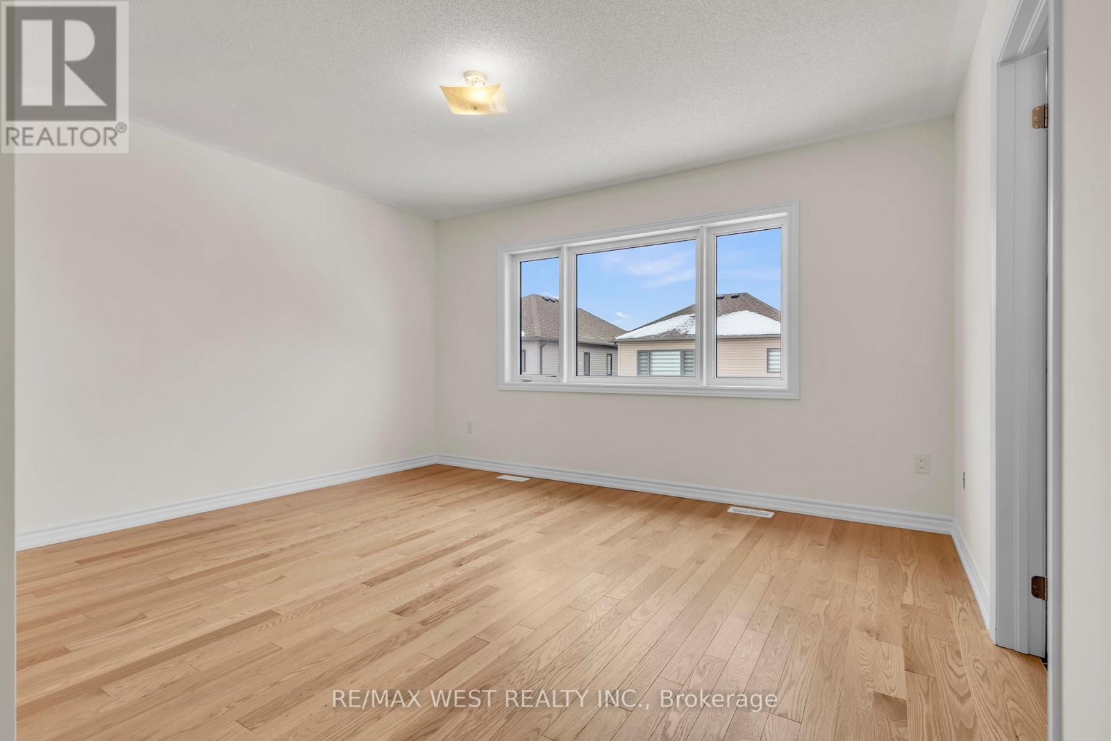 195 Terry Fox Drive, Barrie, ON