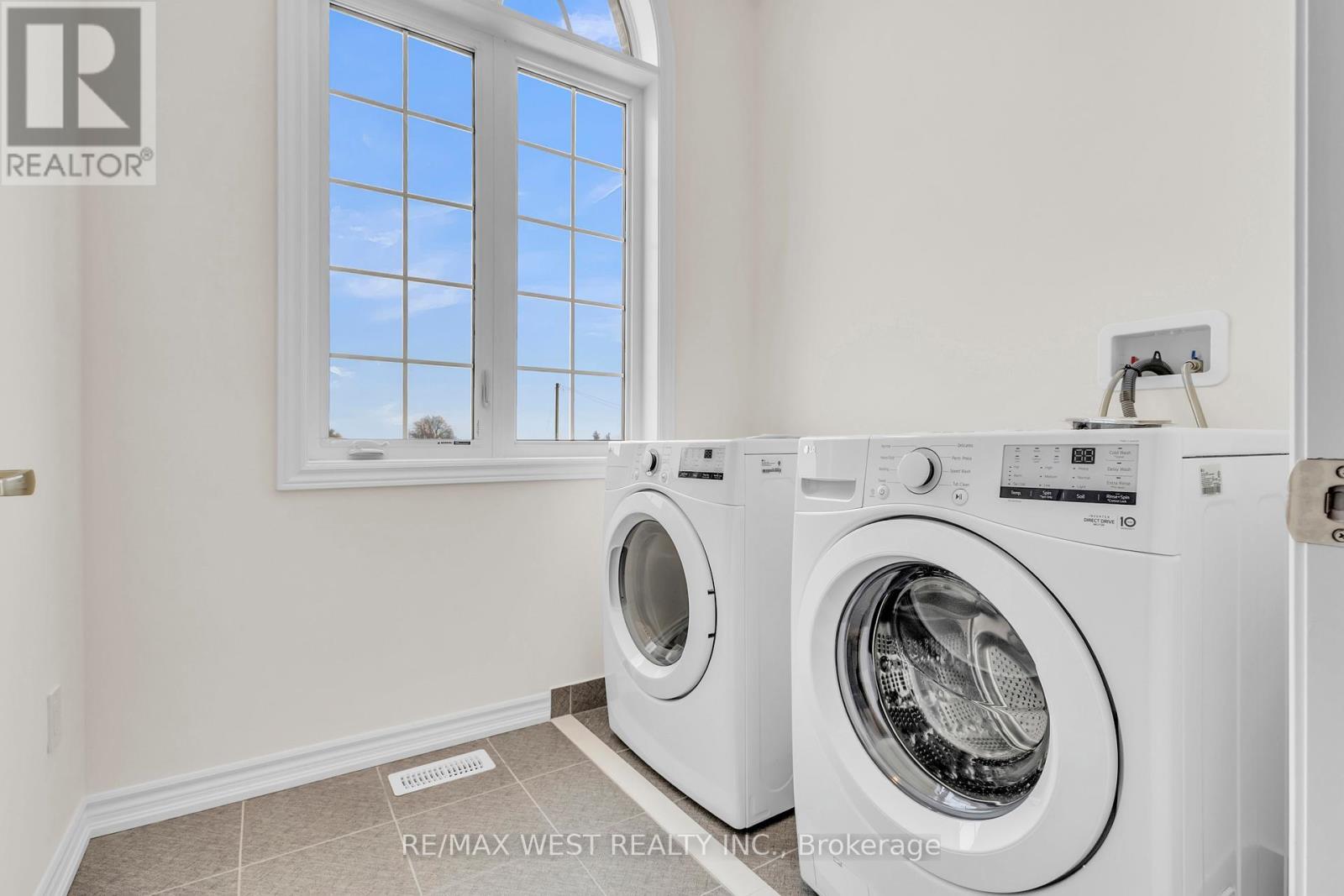 195 Terry Fox Drive, Barrie, ON