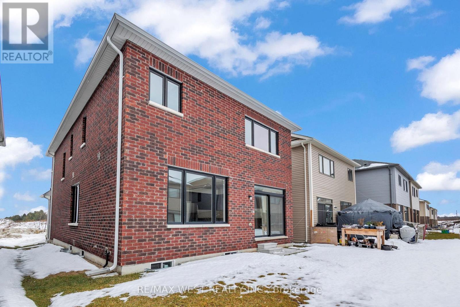 195 Terry Fox Drive, Barrie, ON