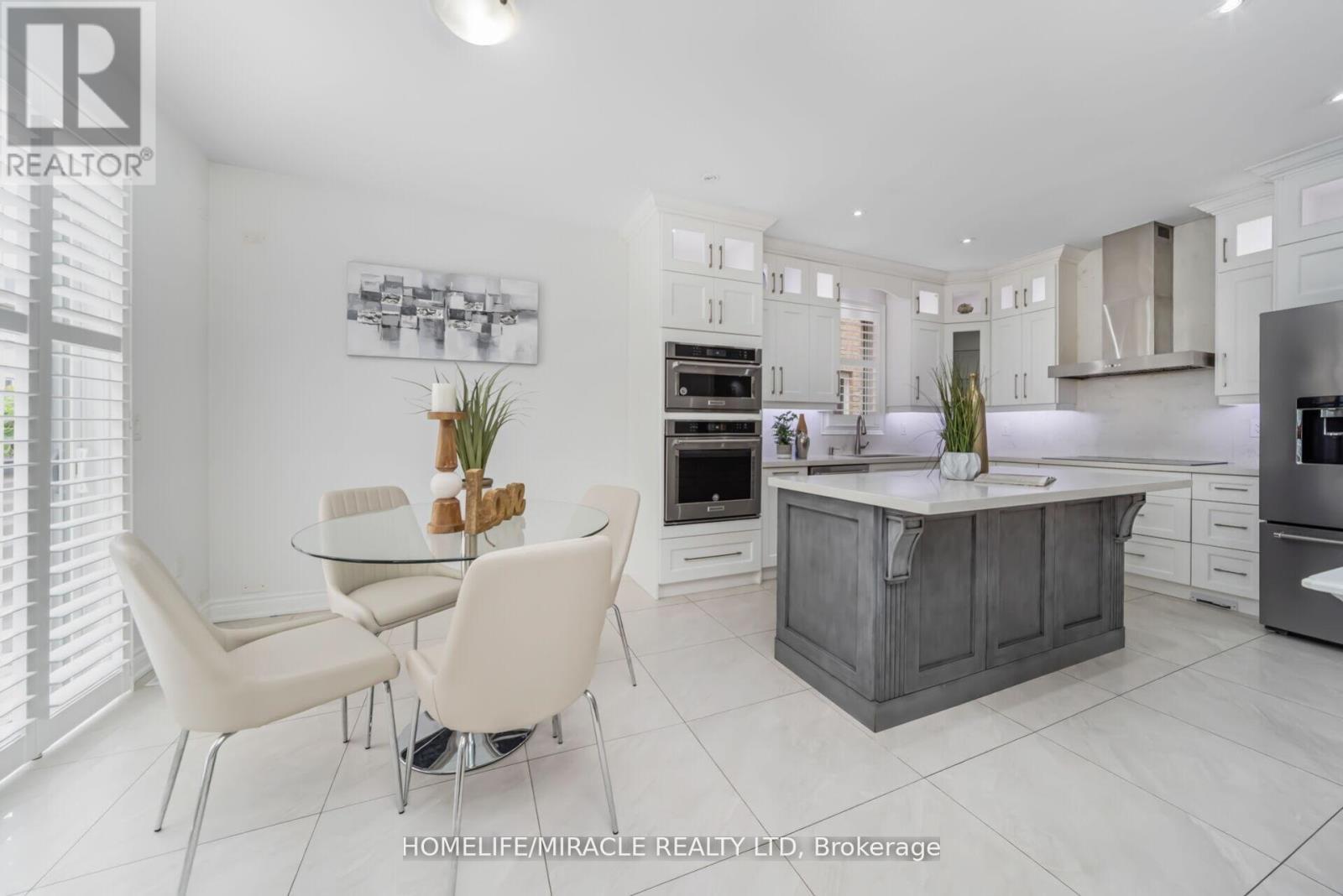 10 Kenora Street, Brampton, ON - Indoor