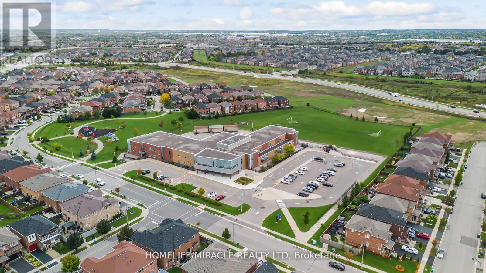 10 Kenora Street, Brampton, ON - With View