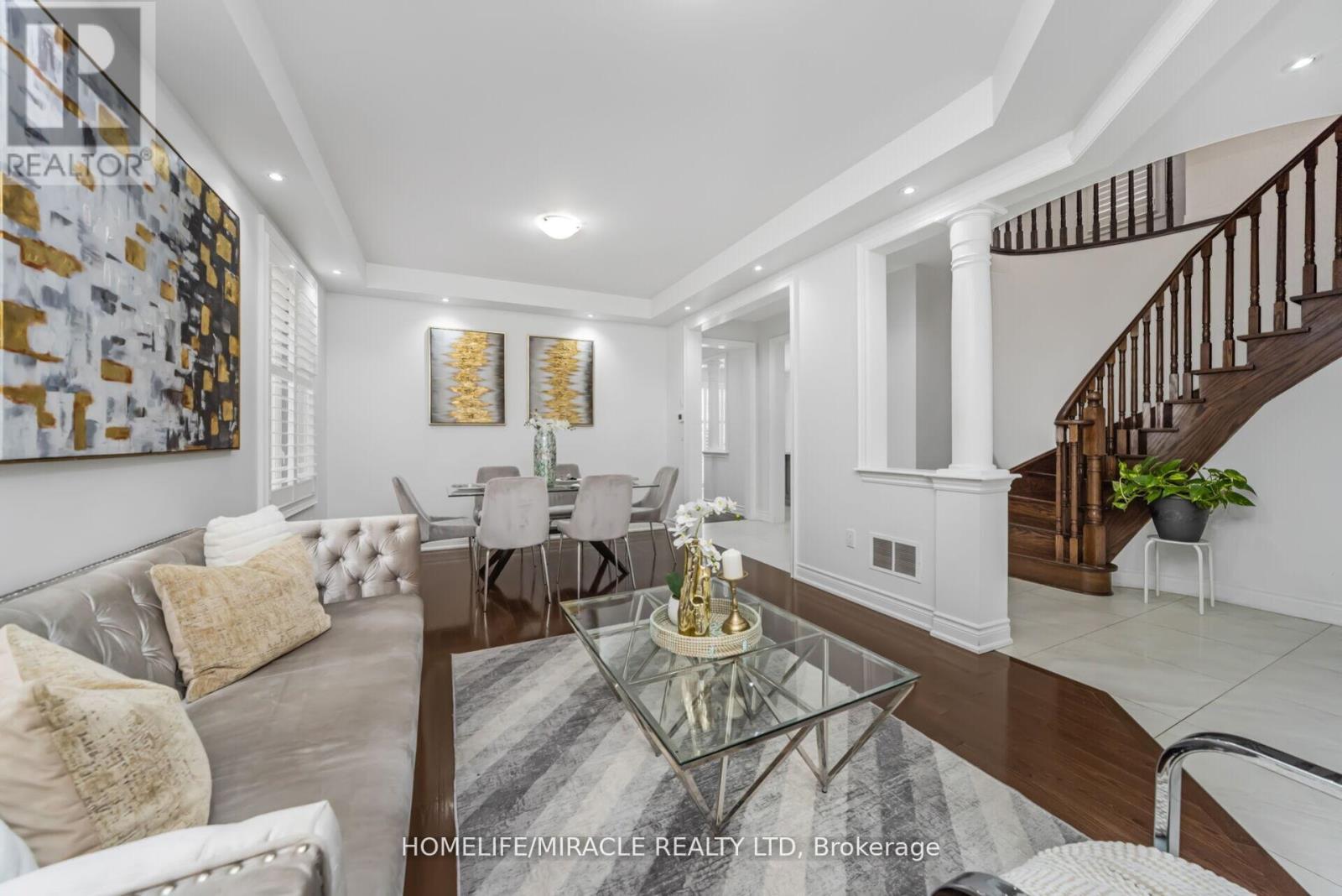 10 Kenora Street, Brampton, ON - Indoor