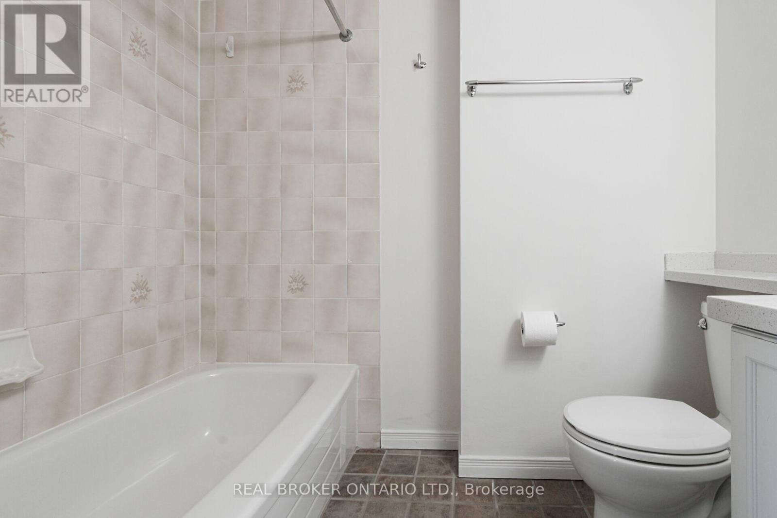 1914 - 1270 Maple Crossing Boulevard, Burlington, ON - Indoor Photo Showing Bathroom