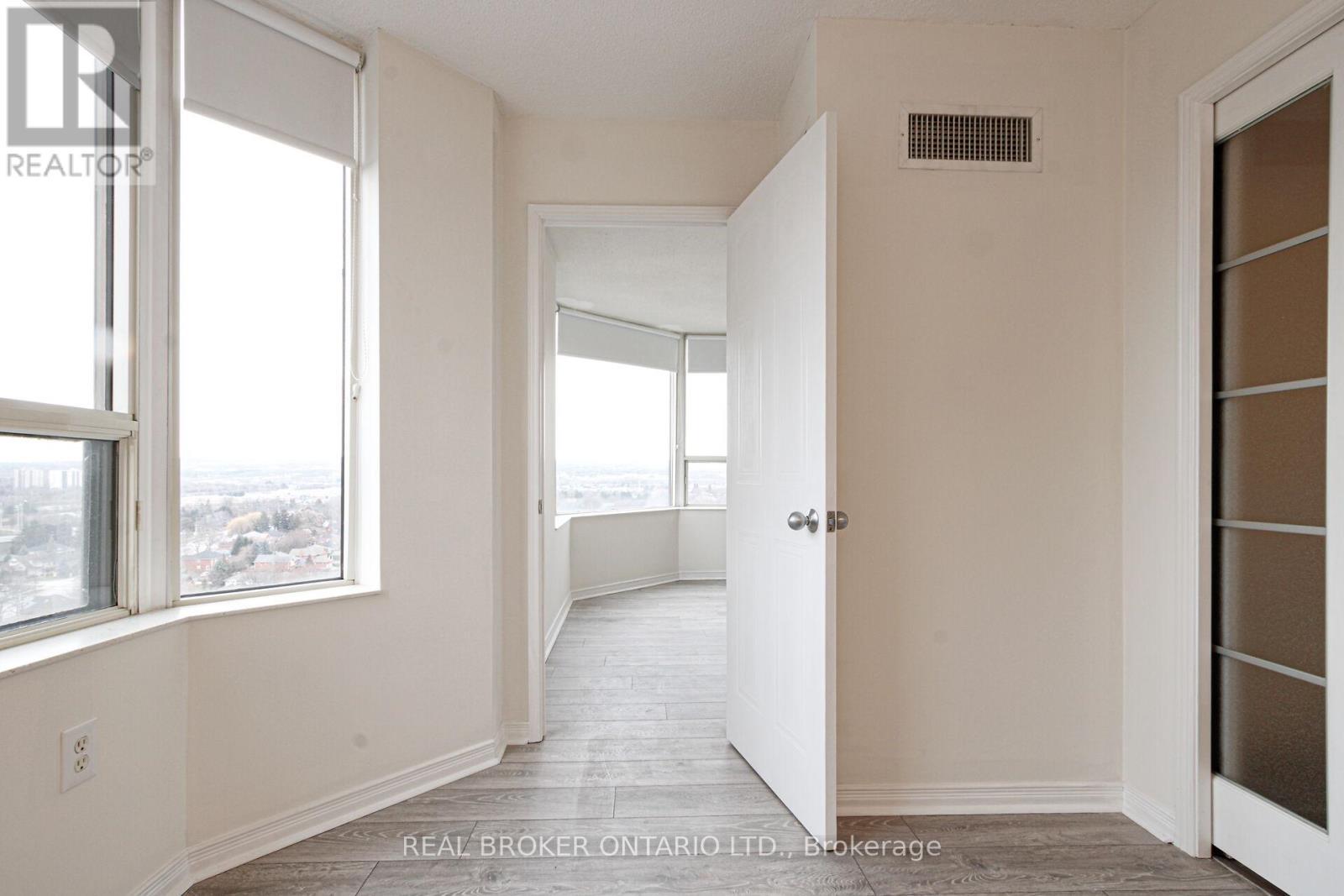 1914 - 1270 Maple Crossing Boulevard, Burlington, ON - Indoor Photo Showing Other Room
