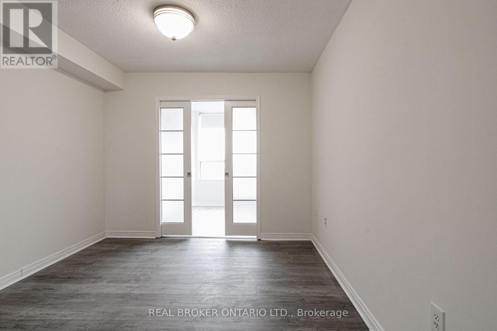 1914 - 1270 Maple Crossing Boulevard, Burlington, ON - Indoor Photo Showing Other Room