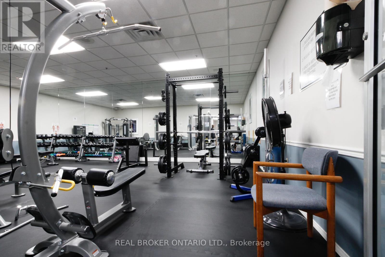 1914 - 1270 Maple Crossing Boulevard, Burlington, ON - Indoor Photo Showing Gym Room