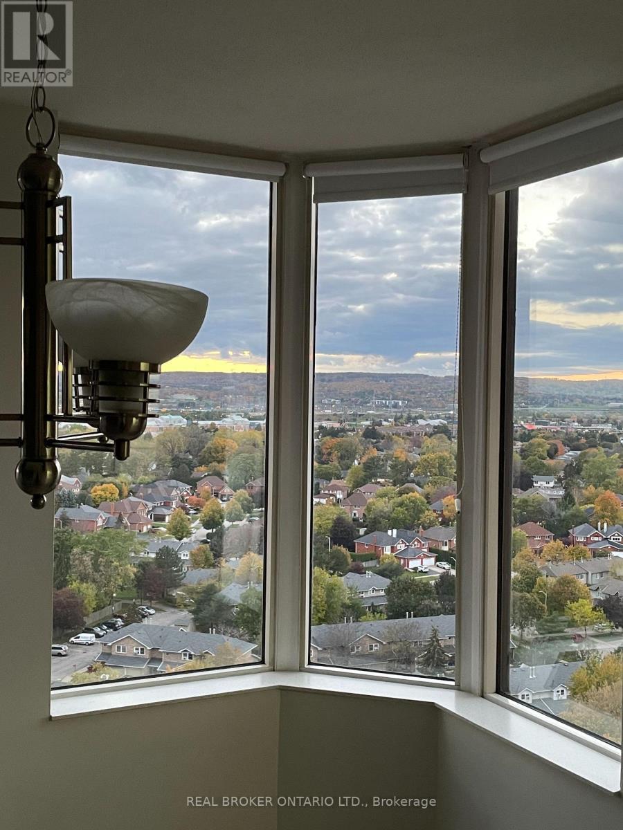 1914 - 1270 Maple Crossing Boulevard, Burlington, ON - Indoor Photo Showing Other Room