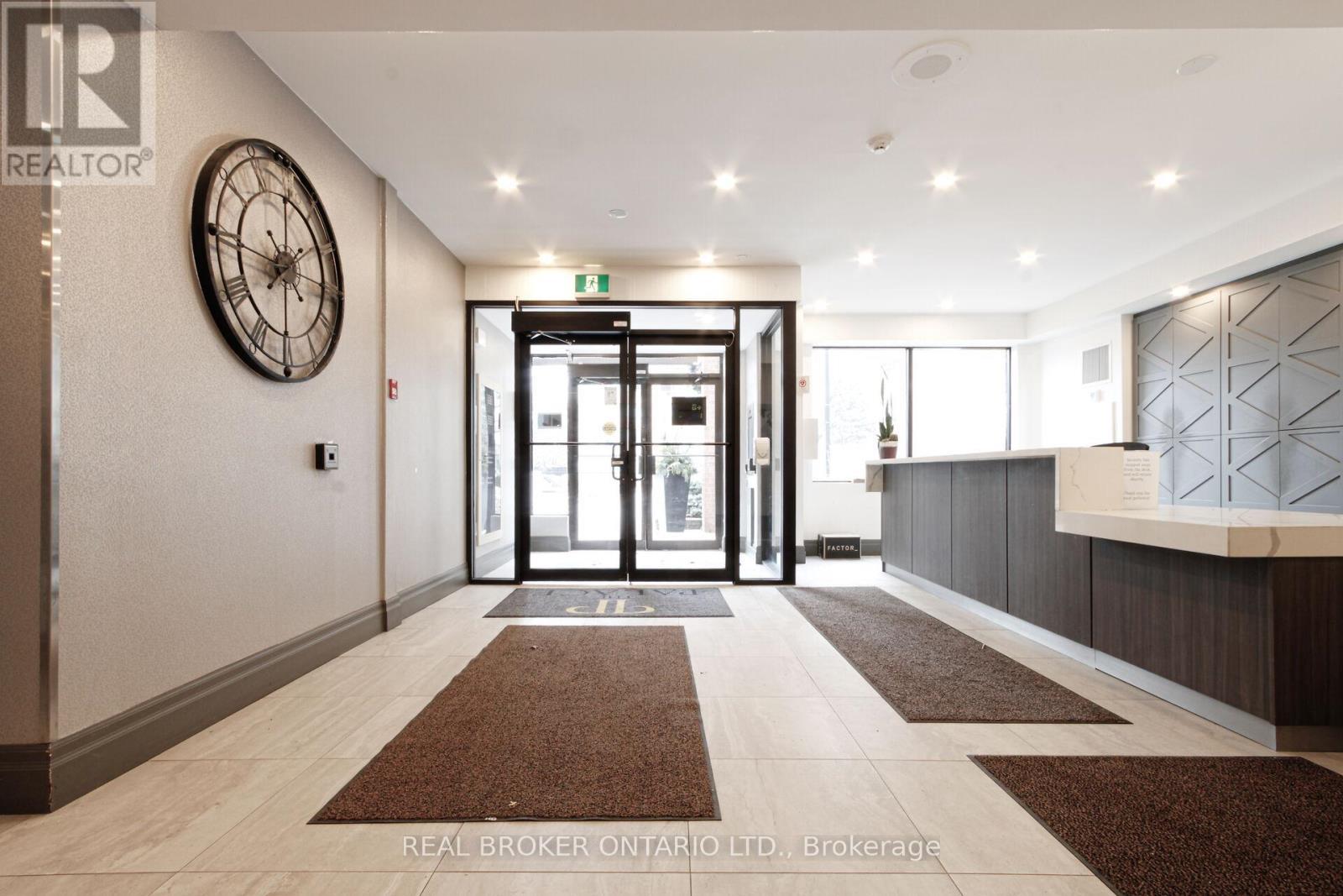 1914 - 1270 Maple Crossing Boulevard, Burlington, ON - Indoor Photo Showing Other Room