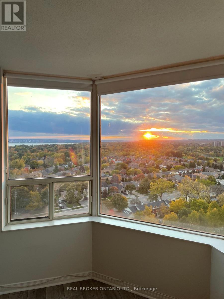 1914 - 1270 Maple Crossing Boulevard, Burlington, ON - Indoor Photo Showing Other Room