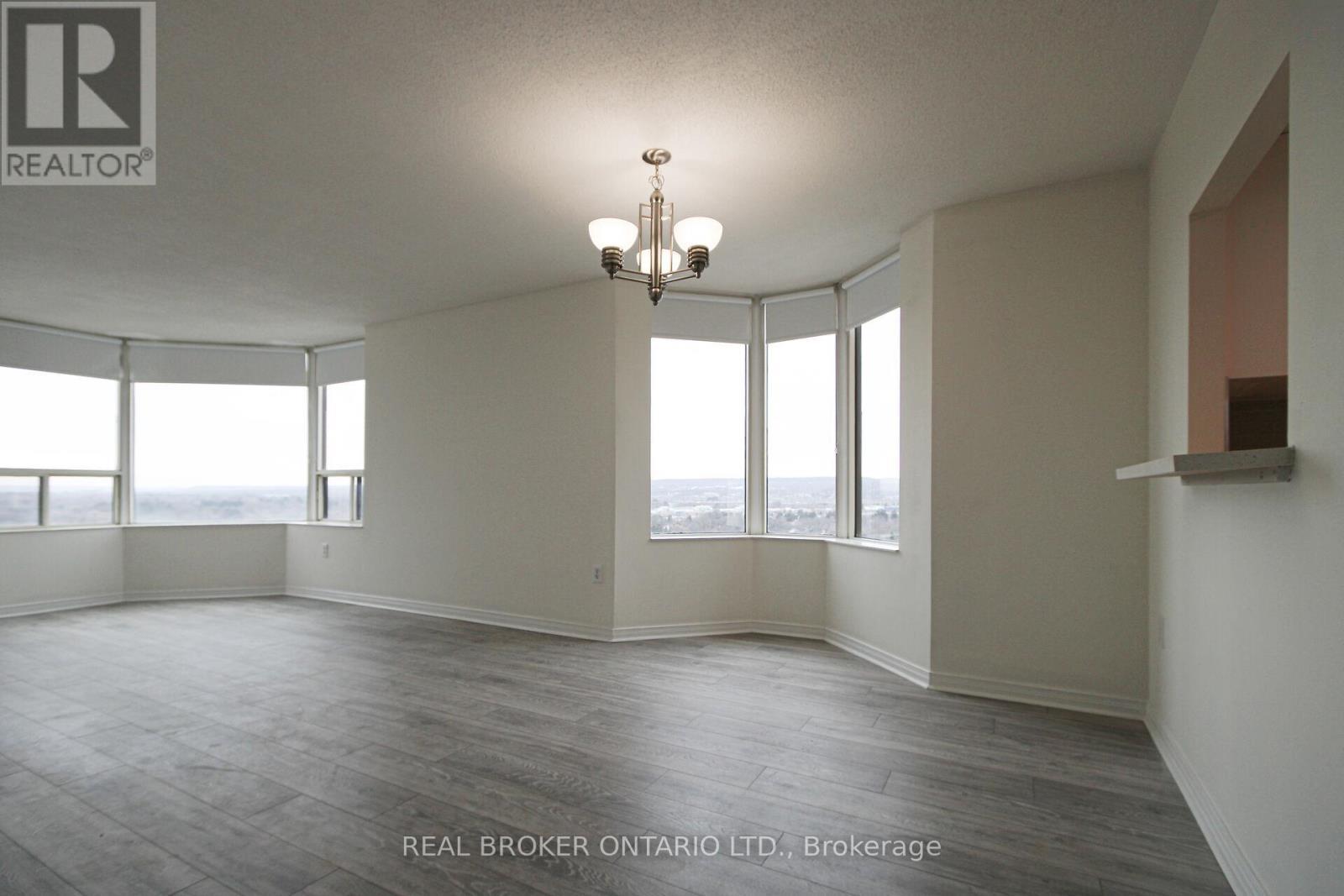 1914 - 1270 Maple Crossing Boulevard, Burlington, ON - Indoor Photo Showing Other Room