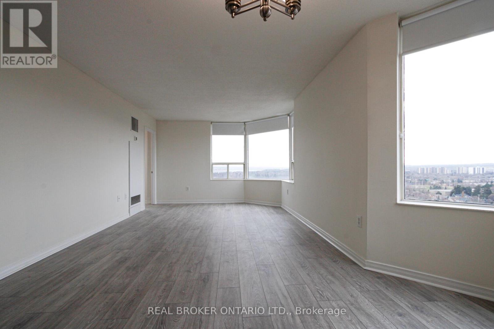 1914 - 1270 Maple Crossing Boulevard, Burlington, ON - Indoor Photo Showing Other Room