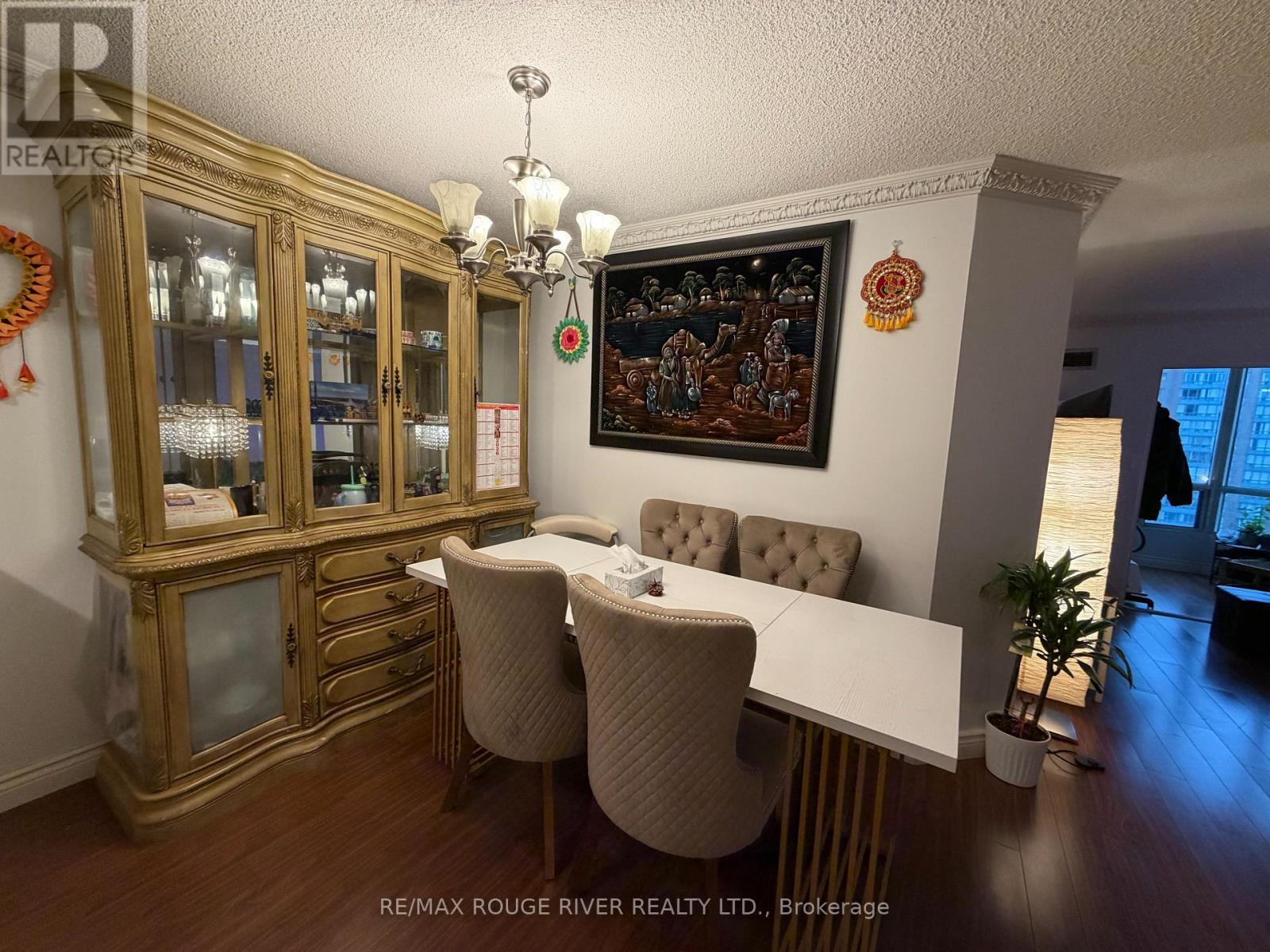 1513 - 155 Hillcrest Avenue, Mississauga, ON - Indoor Photo Showing Dining Room