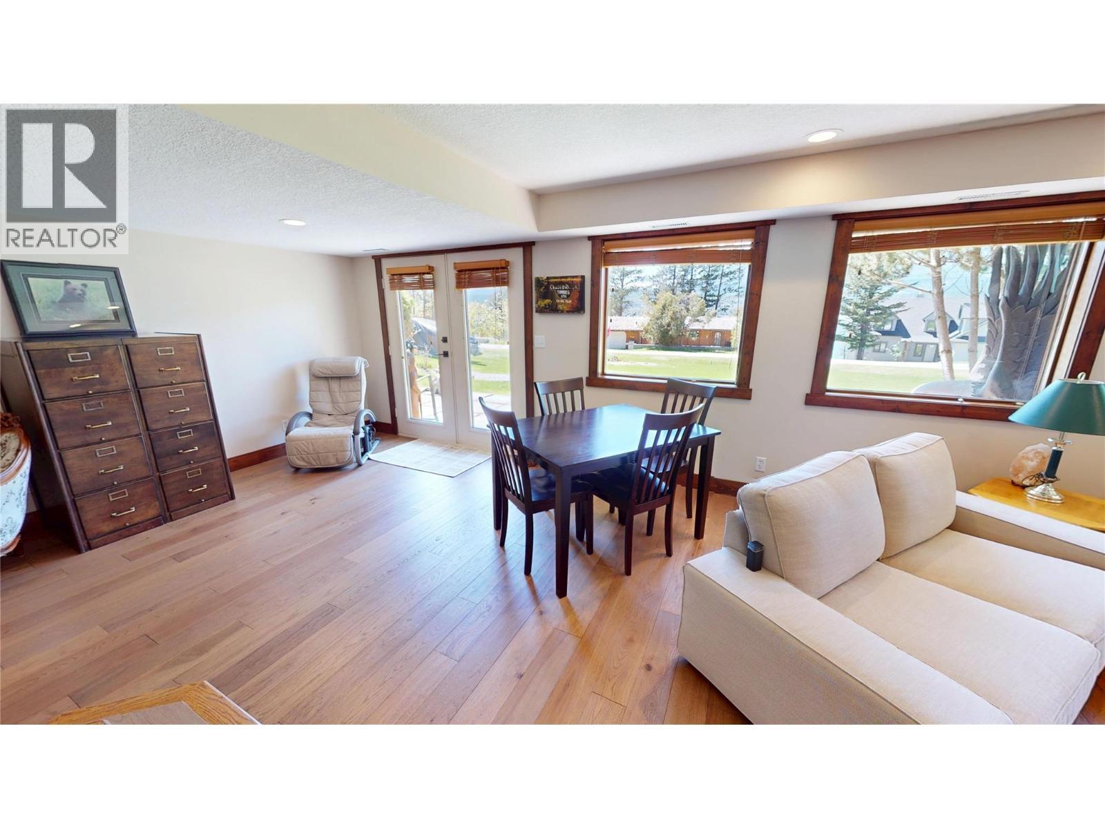 8380 Richardson Crescent, Canal Flats, BC - Indoor