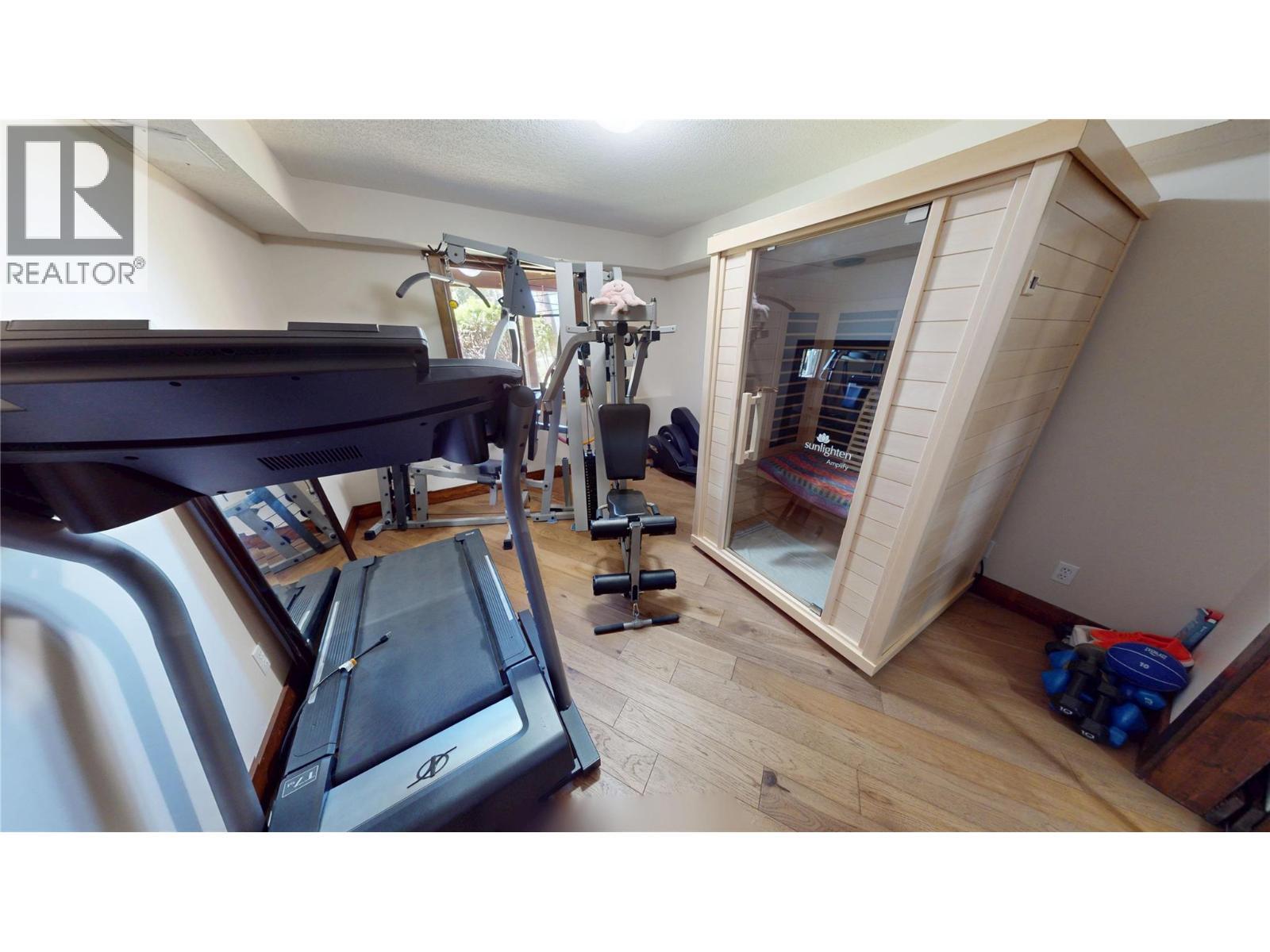 8380 Richardson Crescent, Canal Flats, BC - Indoor