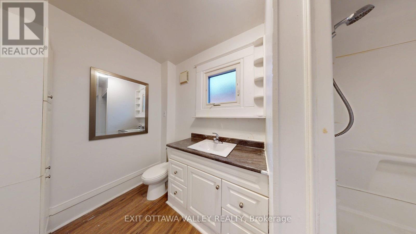 216 Mary Street, Pembroke, ON - Indoor