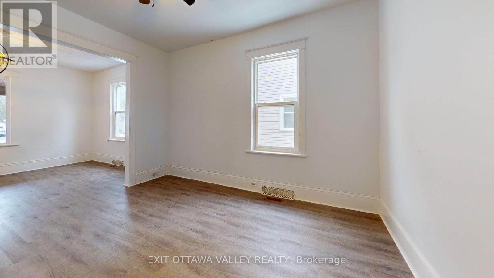 216 Mary Street, Pembroke, ON - Indoor Photo Showing Other Room