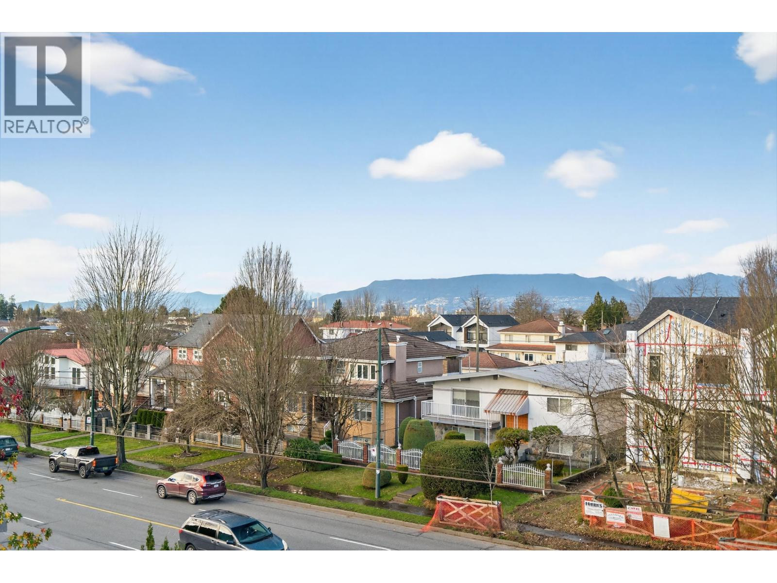 2430 E 41 Avenue, Vancouver, BC - Outdoor